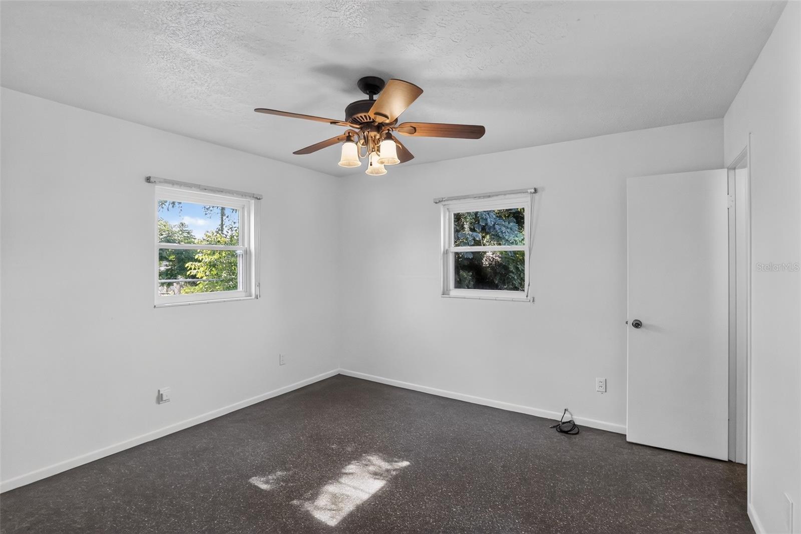6120 W Ridgewood Ave Property Photo 16