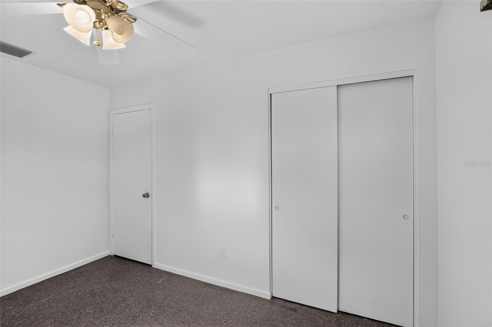 6120 W Ridgewood Ave Property Photo 18