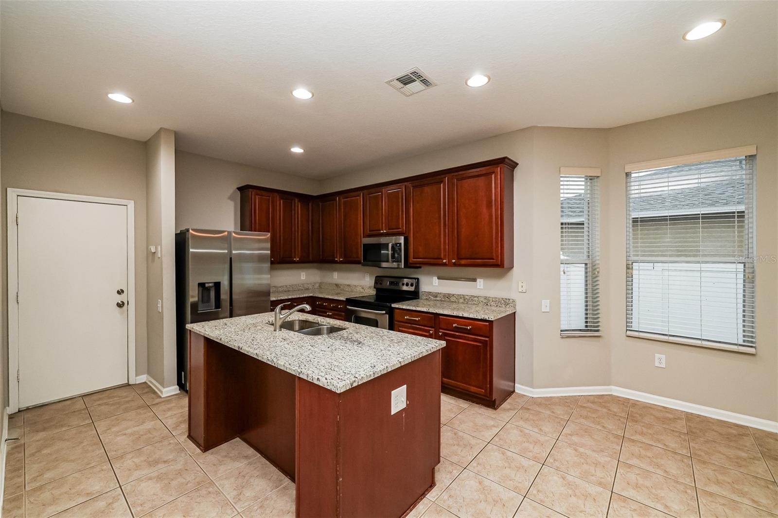 2026 Heartland Cir Property Photo 5