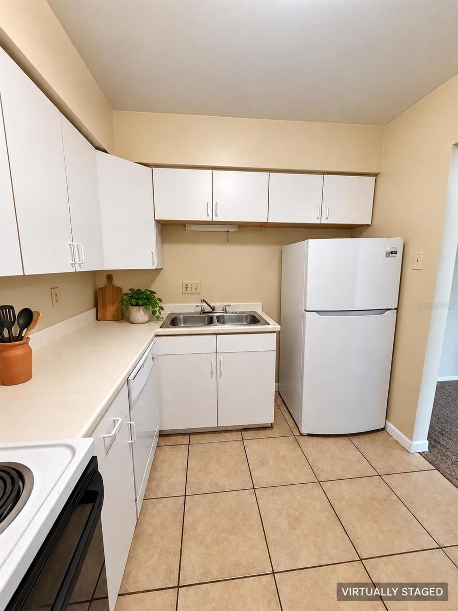 306 Cherokee Ct #f Property Photo 4