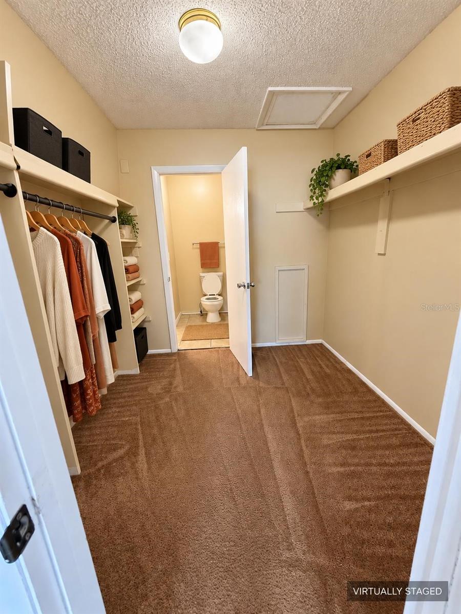 306 Cherokee Ct #f Property Photo 8
