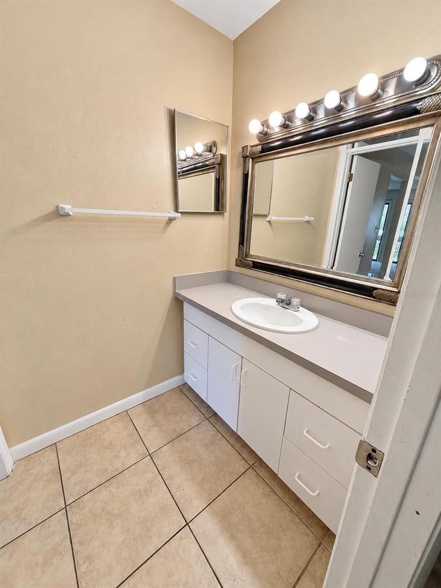 306 Cherokee Ct #f Property Photo 23