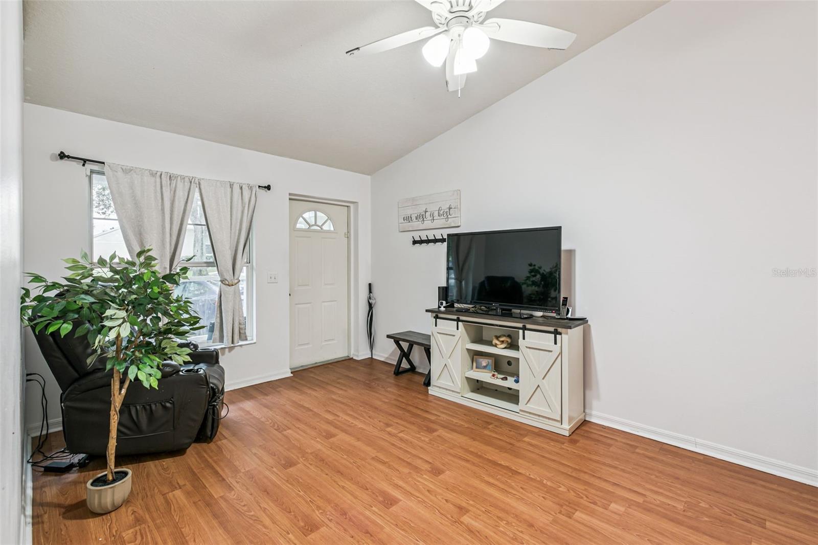 608 S Grand Hwy Property Photo 8