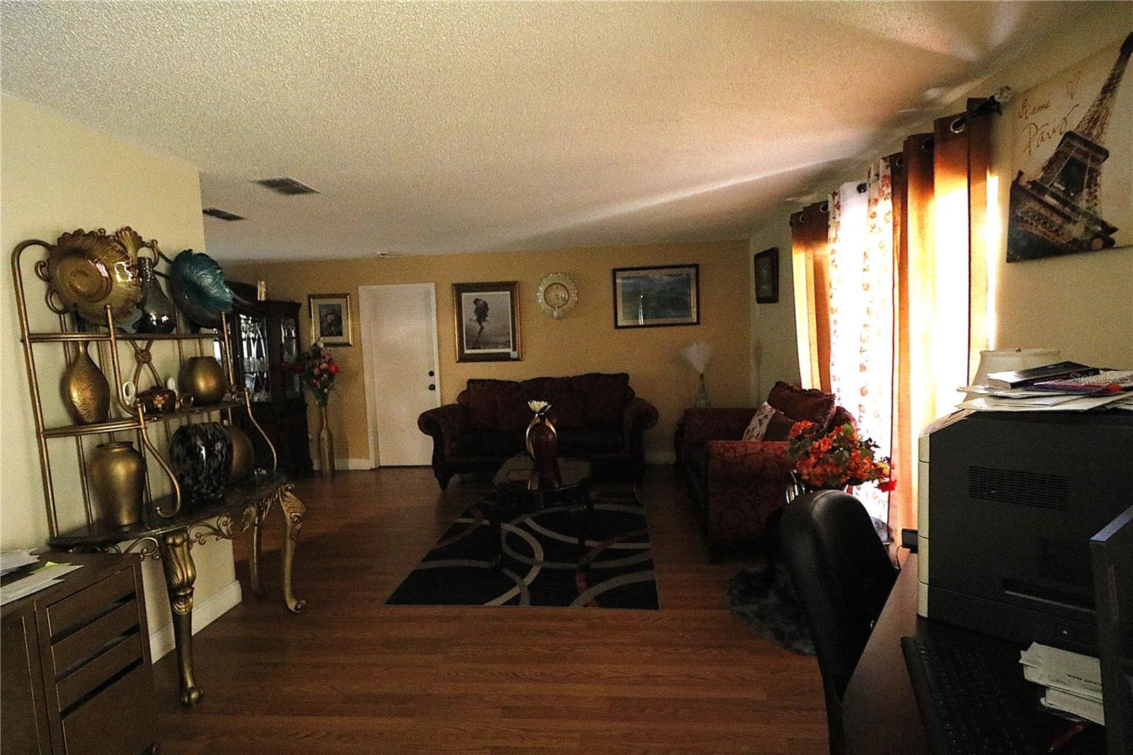 1419 Carriage Oak Ct Property Photo 2