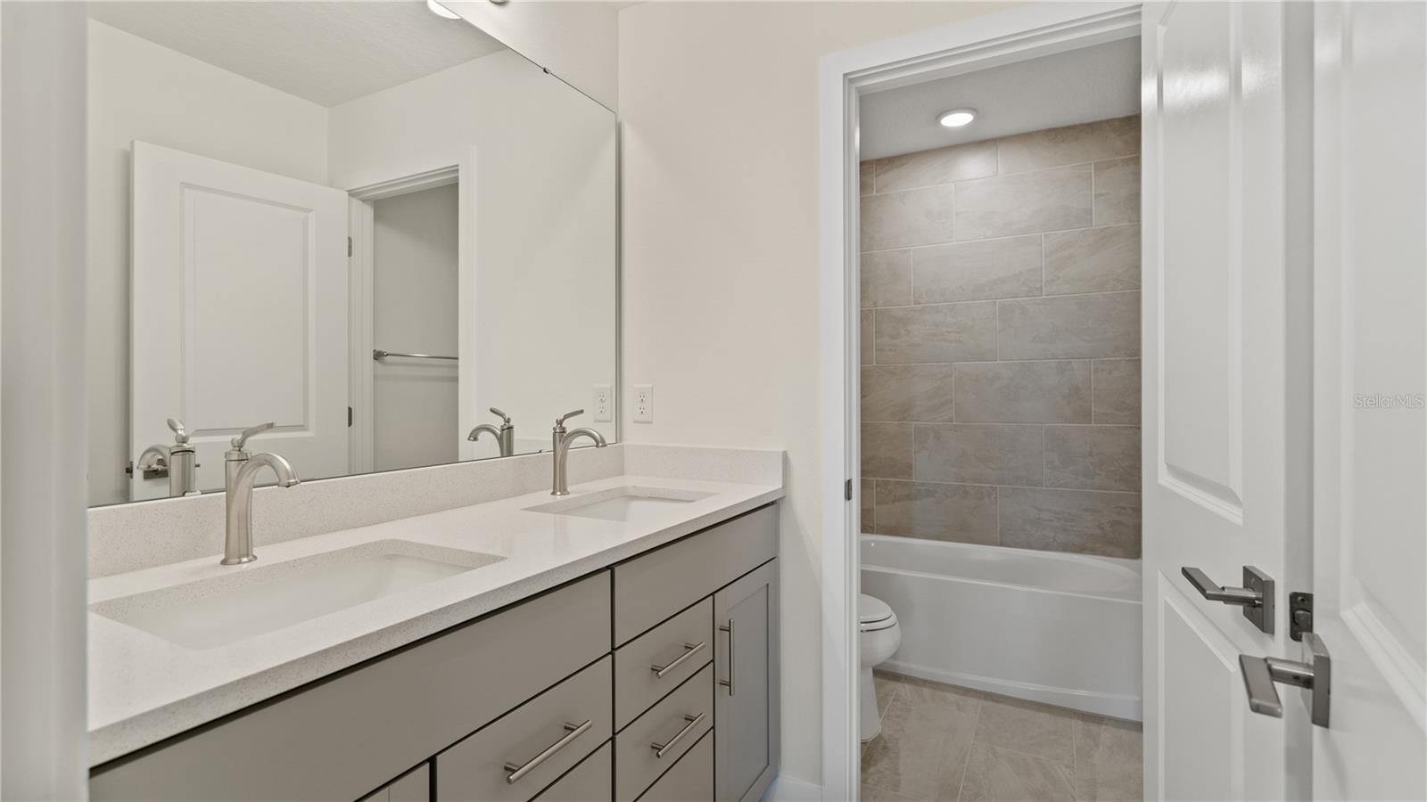816 Andrew St Property Photo 29
