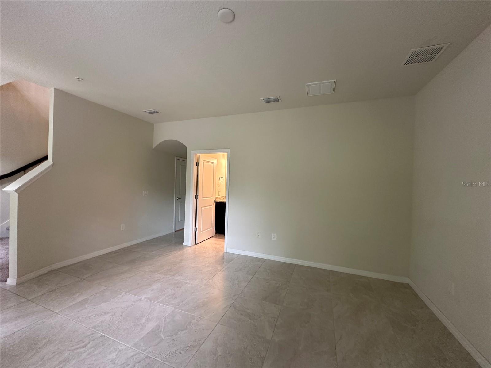 527 Piazza Pt Property Photo 4