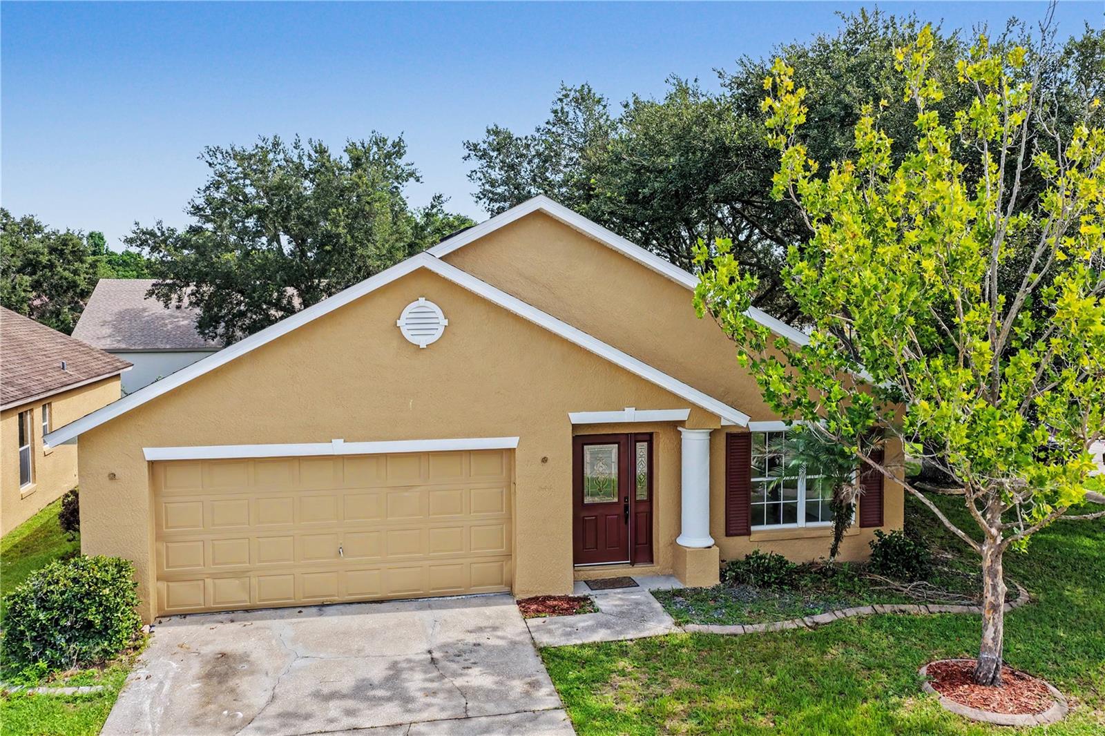 544 Cypress Tree Ct Property Photo 2
