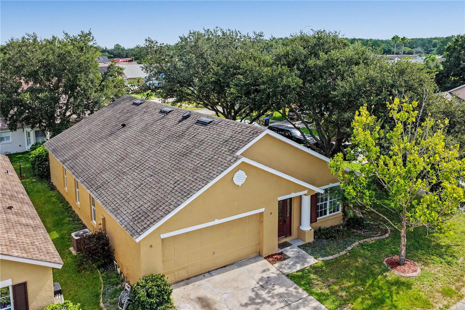 544 Cypress Tree Ct Property Photo 3