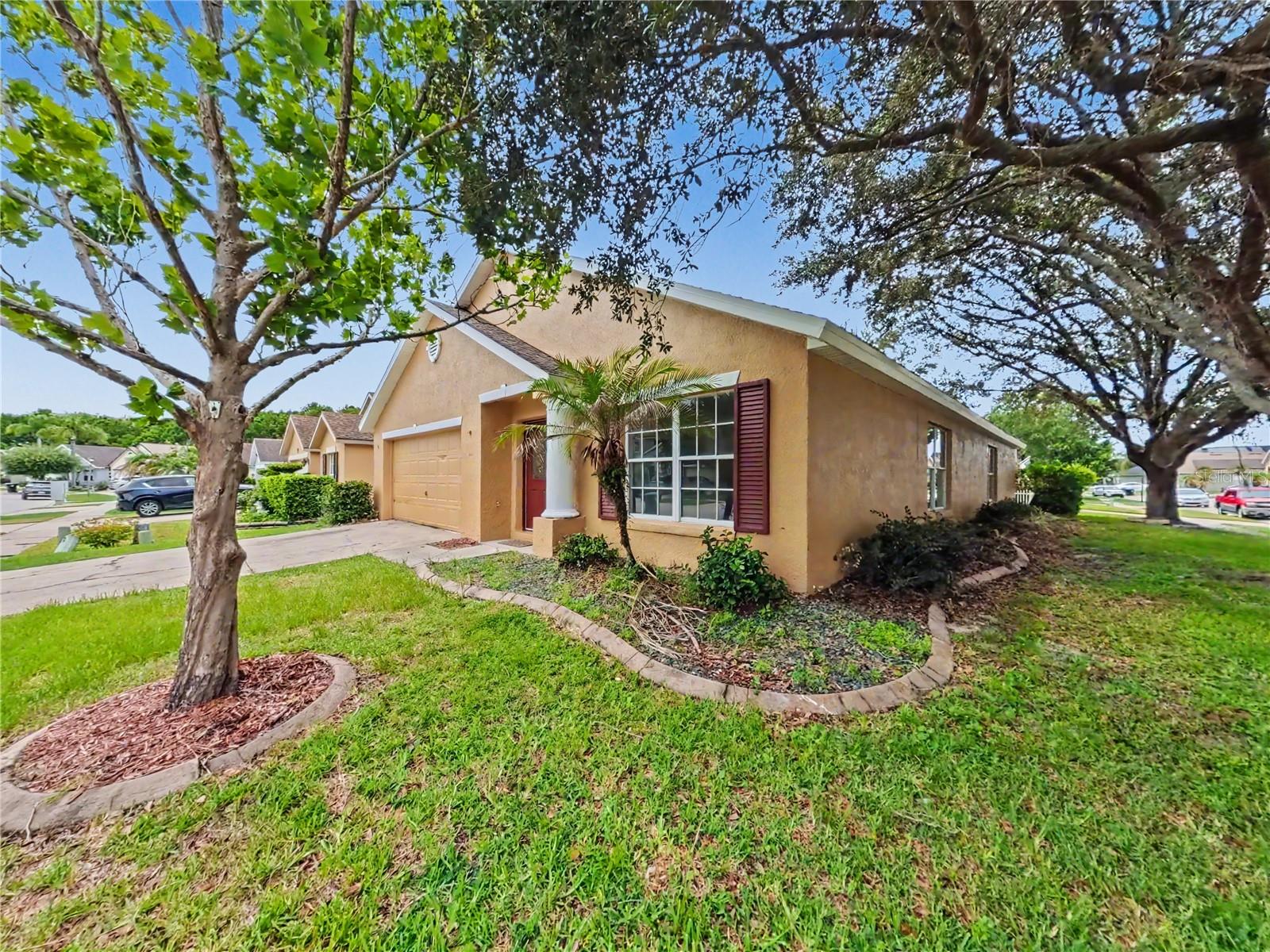 544 Cypress Tree Ct Property Photo 4