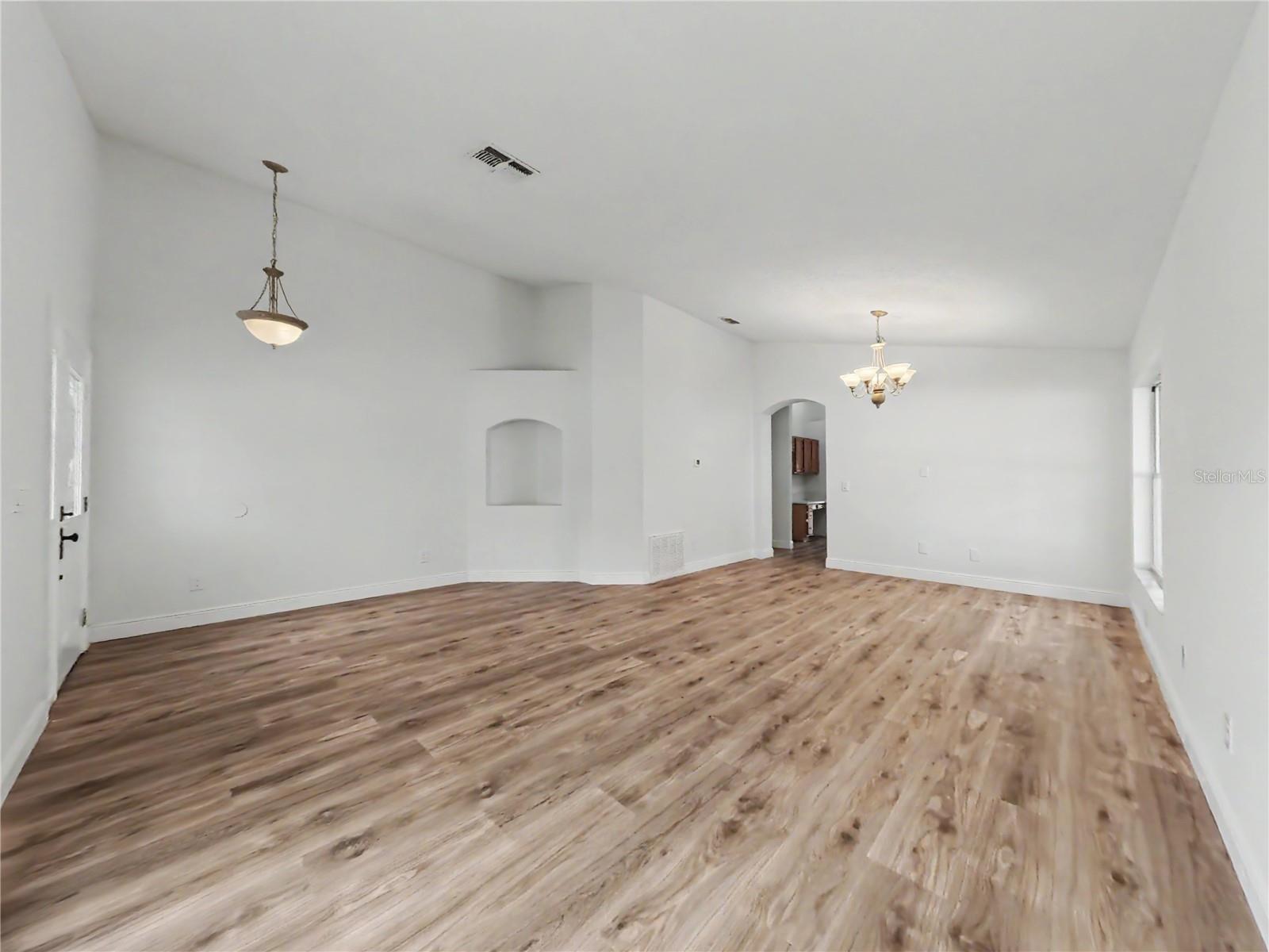 544 Cypress Tree Ct Property Photo 8