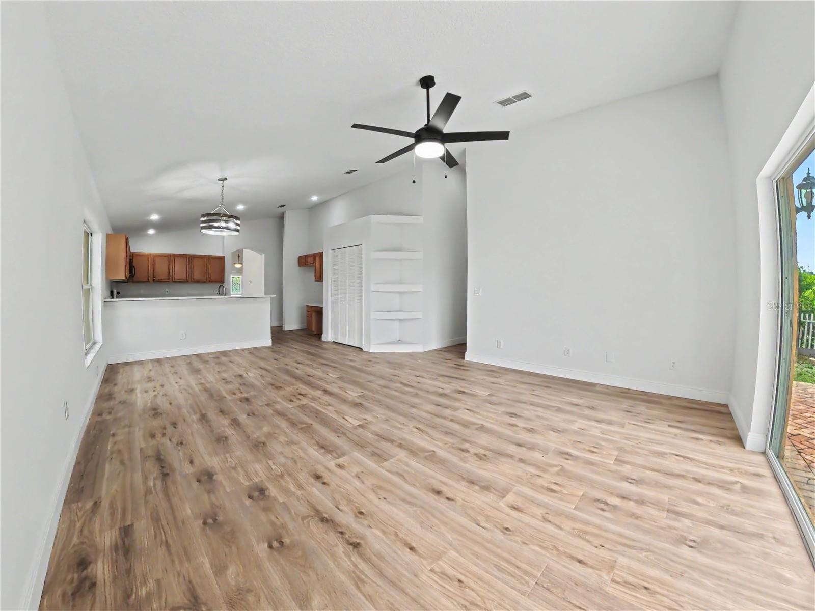 544 Cypress Tree Ct Property Photo 10