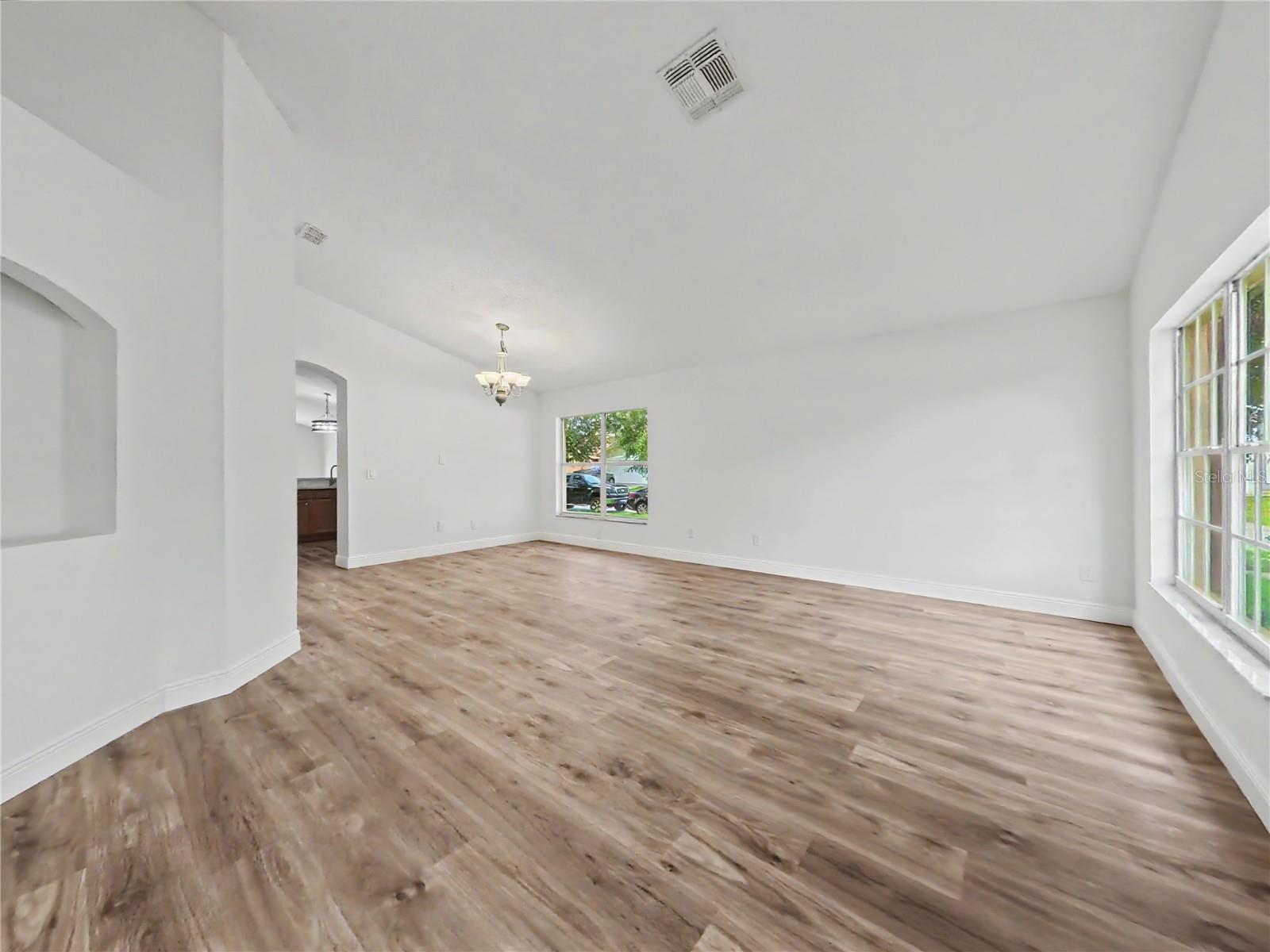 544 Cypress Tree Ct Property Photo 13