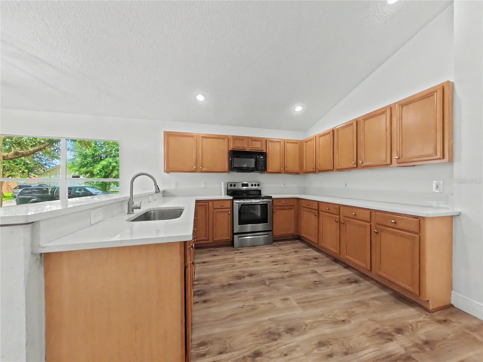 544 Cypress Tree Ct Property Photo 15