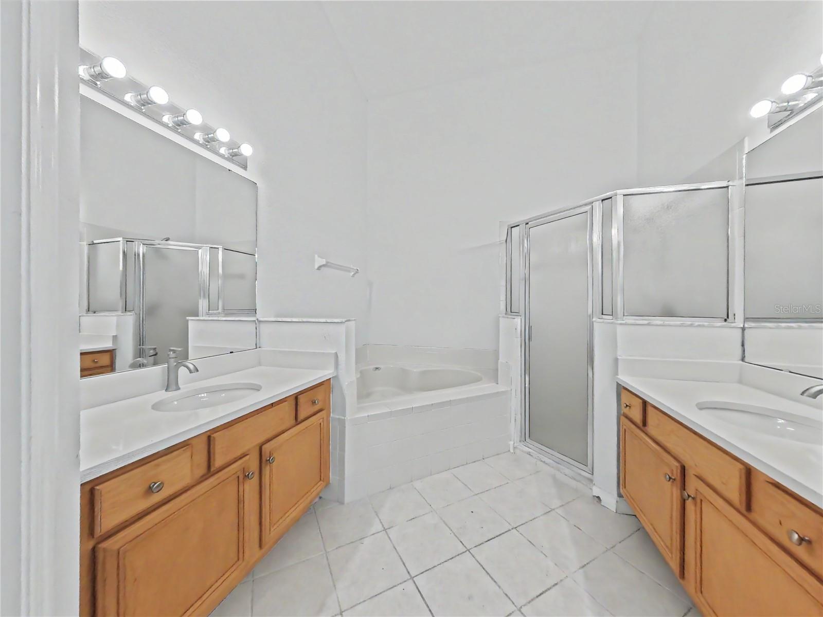 544 Cypress Tree Ct Property Photo 19