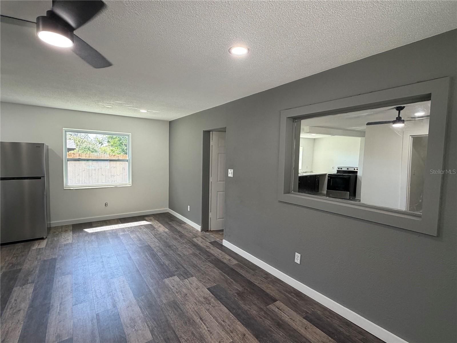 783 Eldridge St Property Photo 6