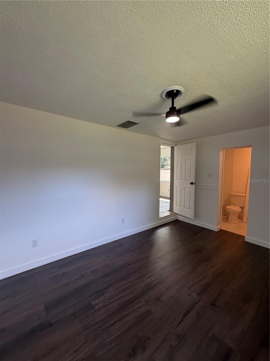 783 Eldridge St Property Photo 11