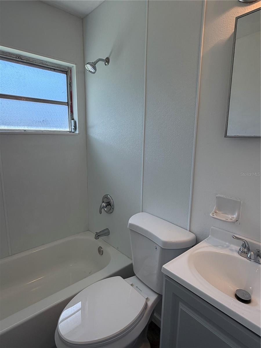 783 Eldridge St Property Photo 20