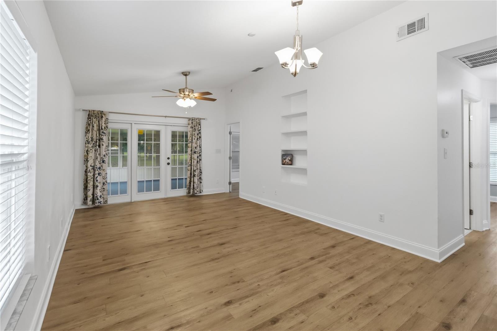 2918 Canoe Cir Property Photo 11