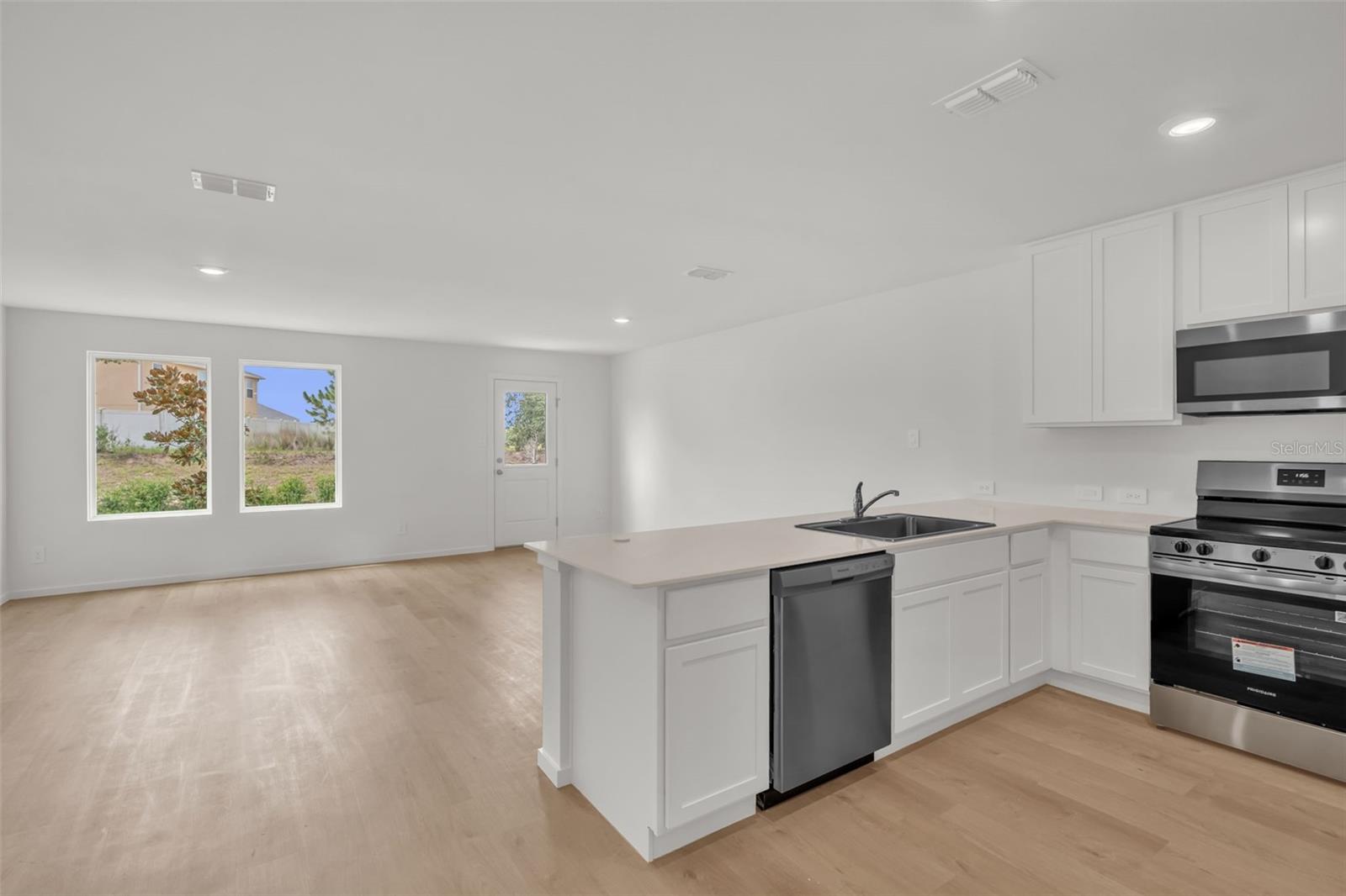 2428 Bevel Ln Property Photo 4