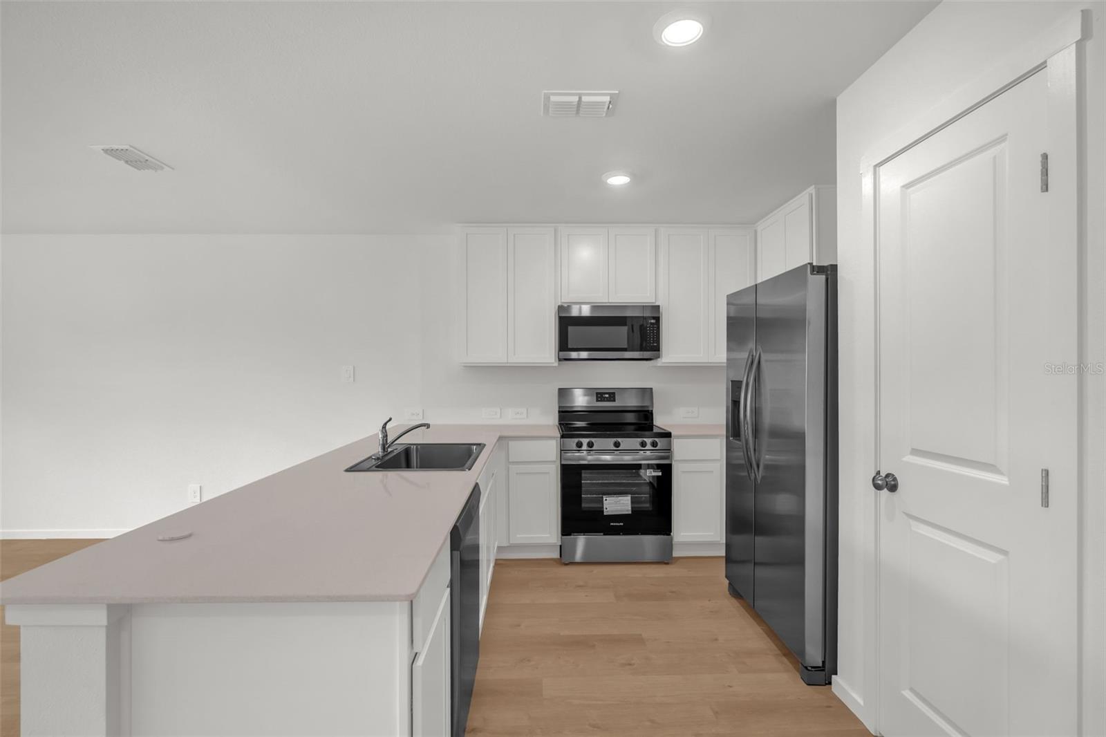2428 Bevel Ln Property Photo 5