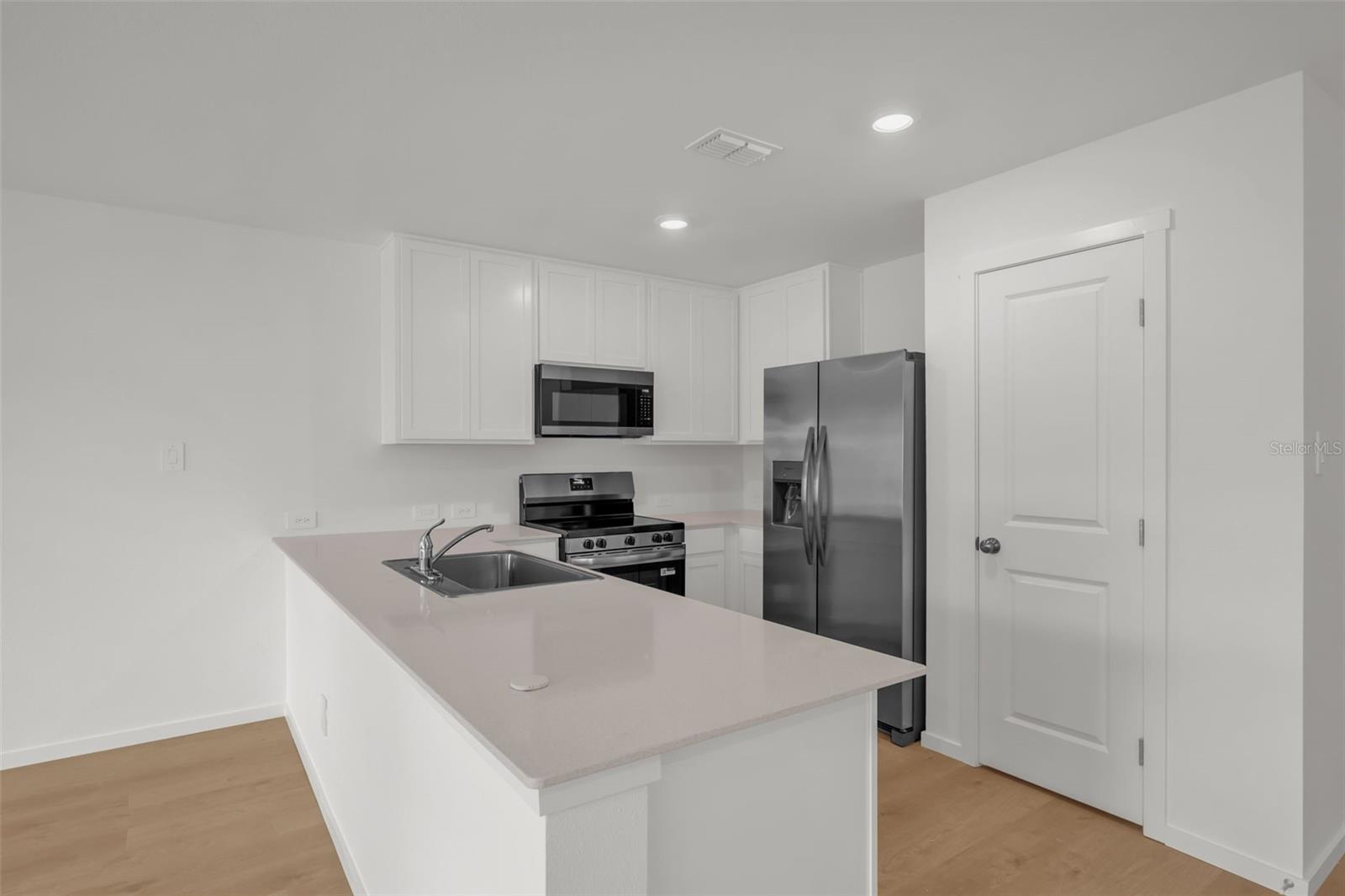 2428 Bevel Ln Property Photo 6