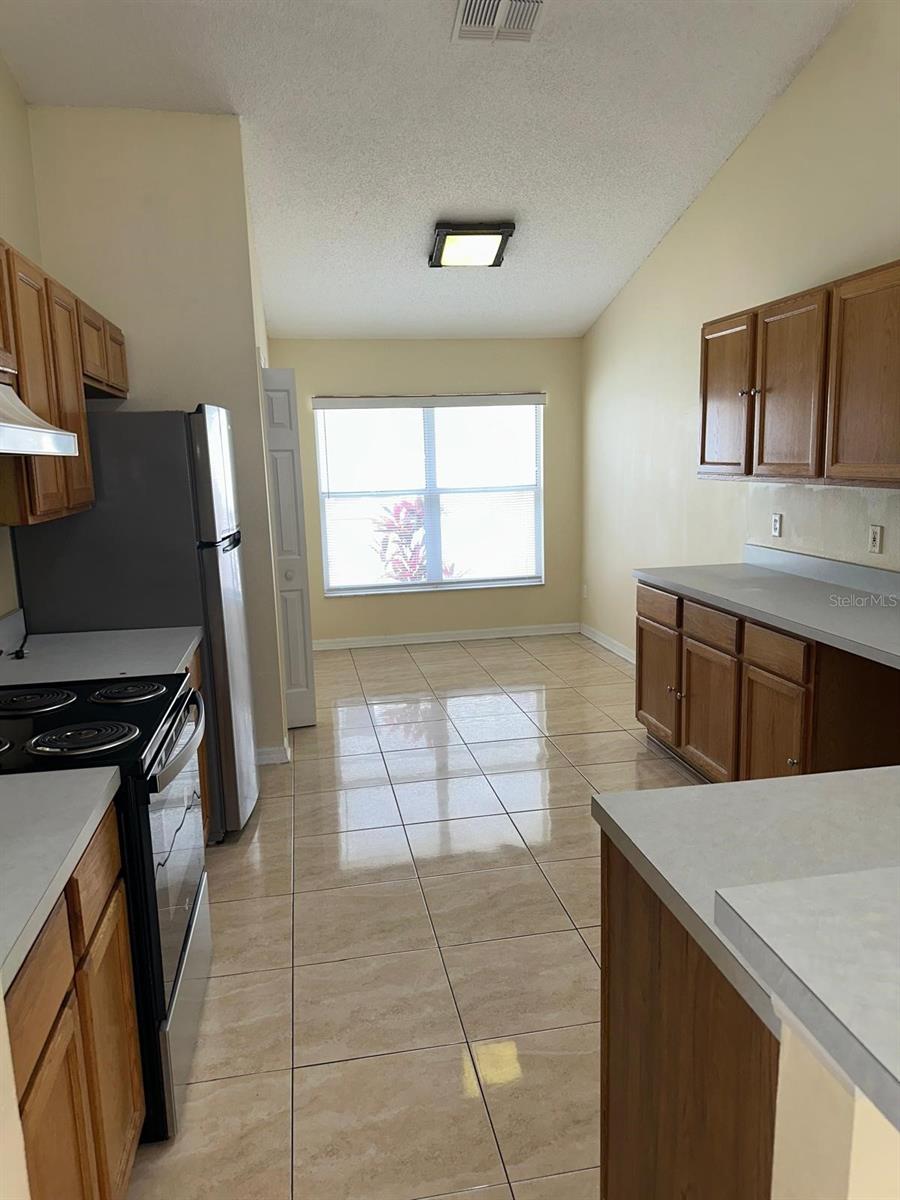 11941 Hatcher Cir Property Photo 4