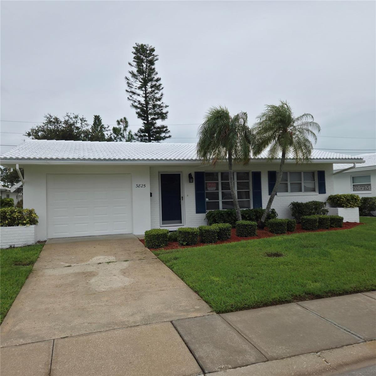 3825 97th Ave N #n/a Property Photo 1