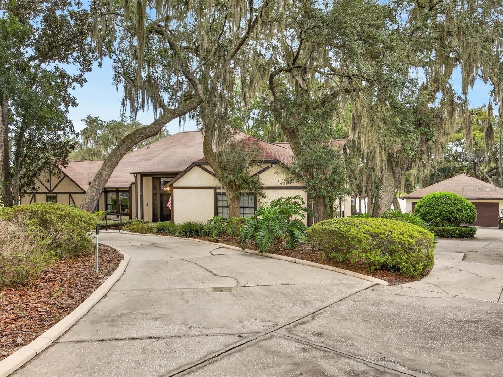 671 Quietwater Cv Property Photo 4
