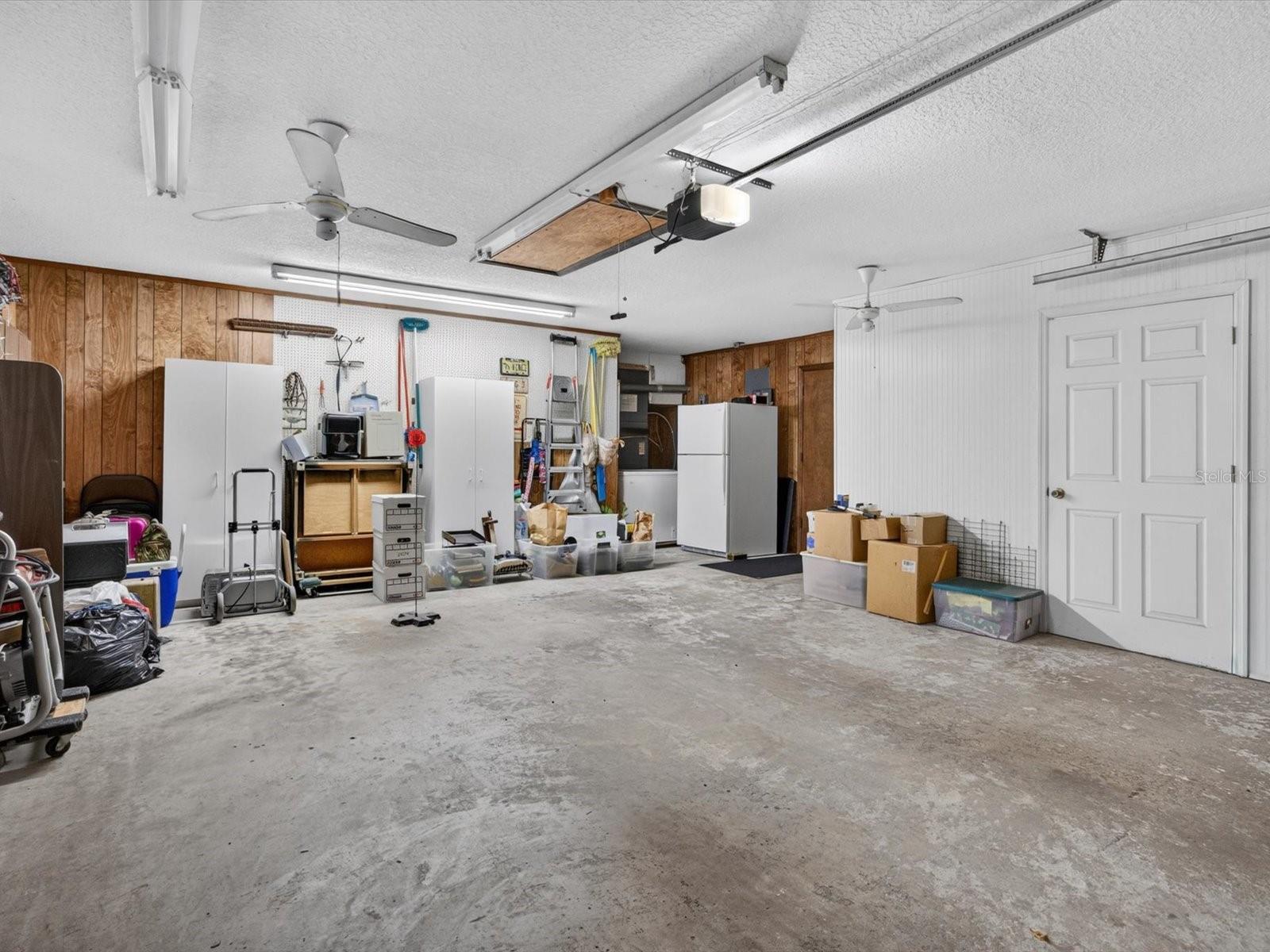 671 Quietwater Cv Property Photo 40