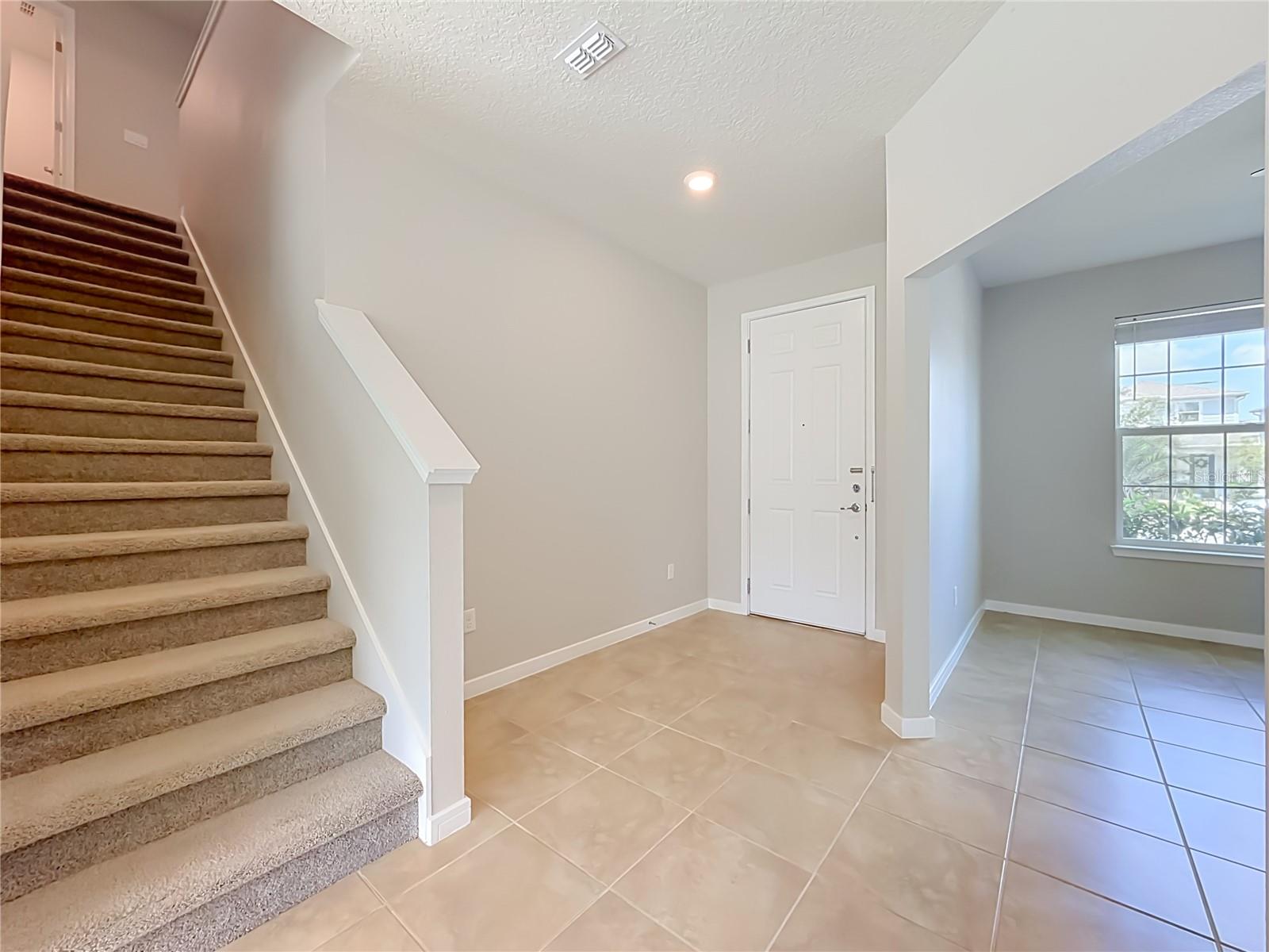 5729 Wooden Pine Dr Property Photo 6
