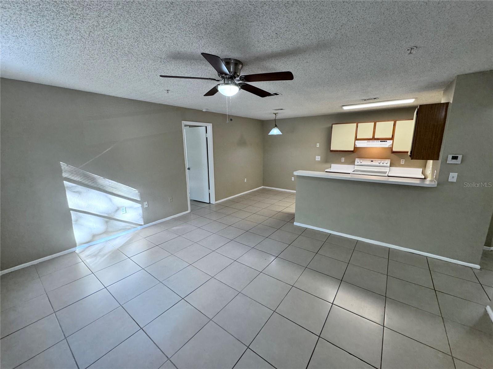 629 Dory Ln #202 Property Photo 4