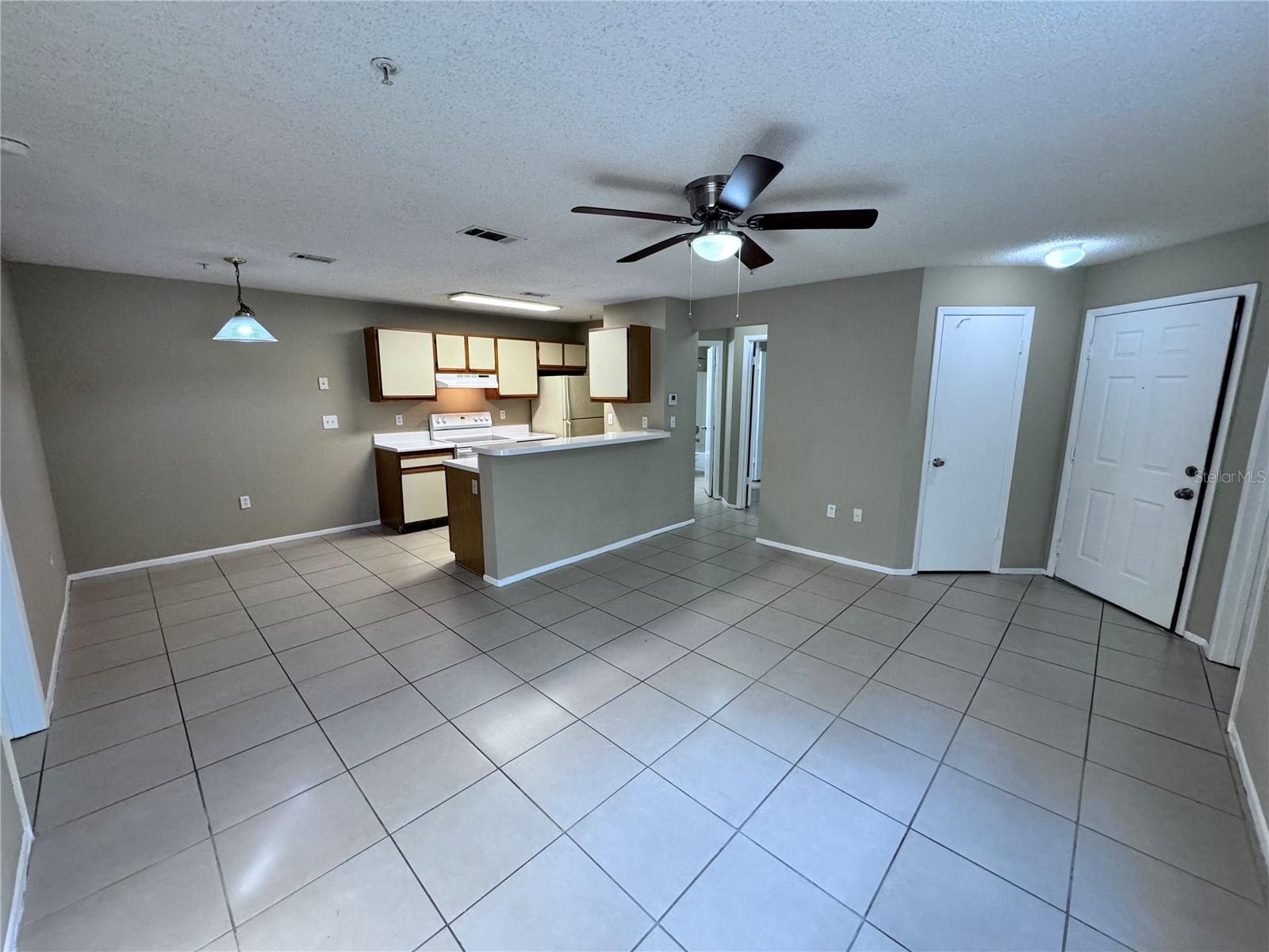 629 Dory Ln #202 Property Photo 5