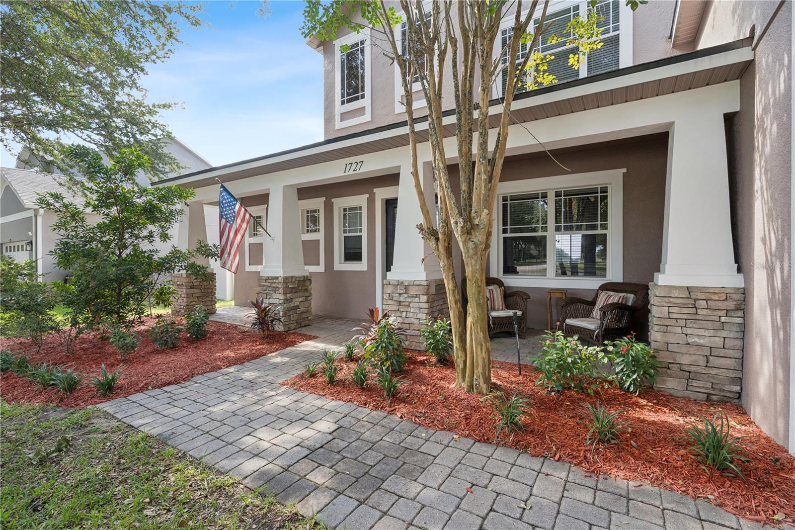 1727 Southern Oak Loop Property Photo 3