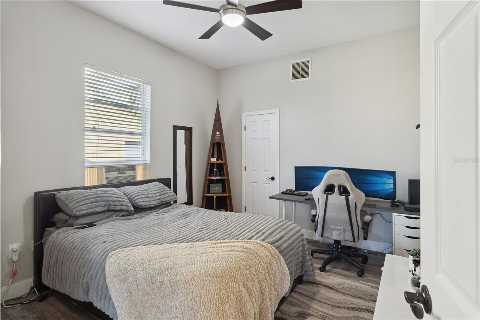 1727 Southern Oak Loop Property Photo 18