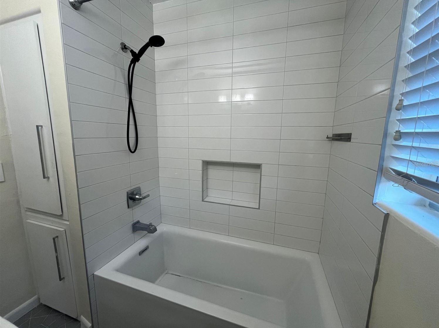 1315 E Central Blvd Property Photo 14