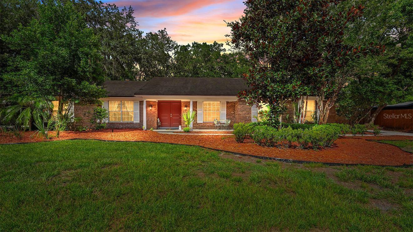 209 Royal Oaks Cir Property Photo 1