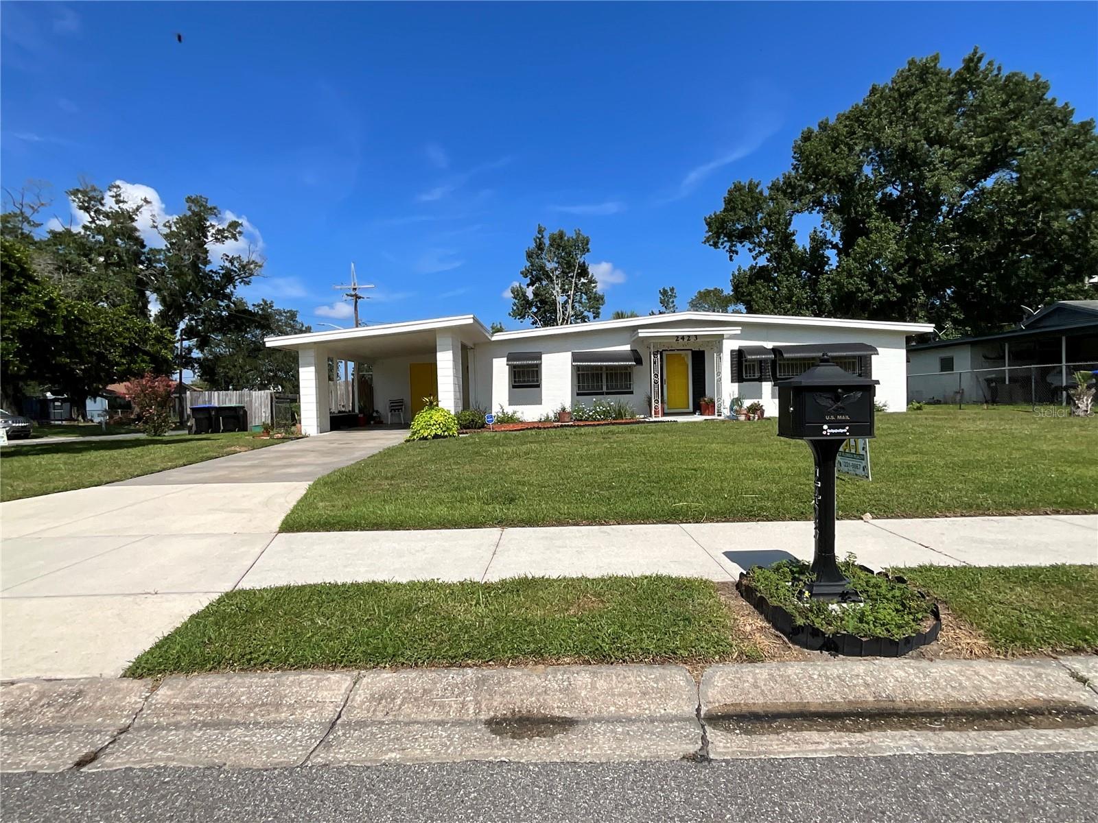 2423 Savoy Dr Property Photo 1