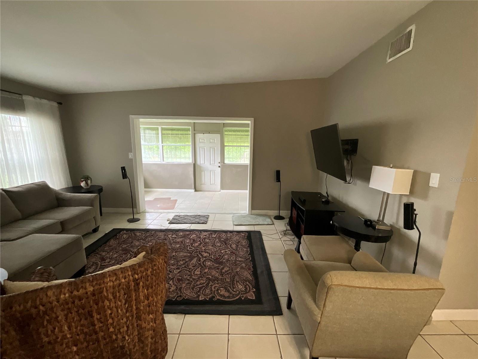 2423 Savoy Dr Property Photo 21