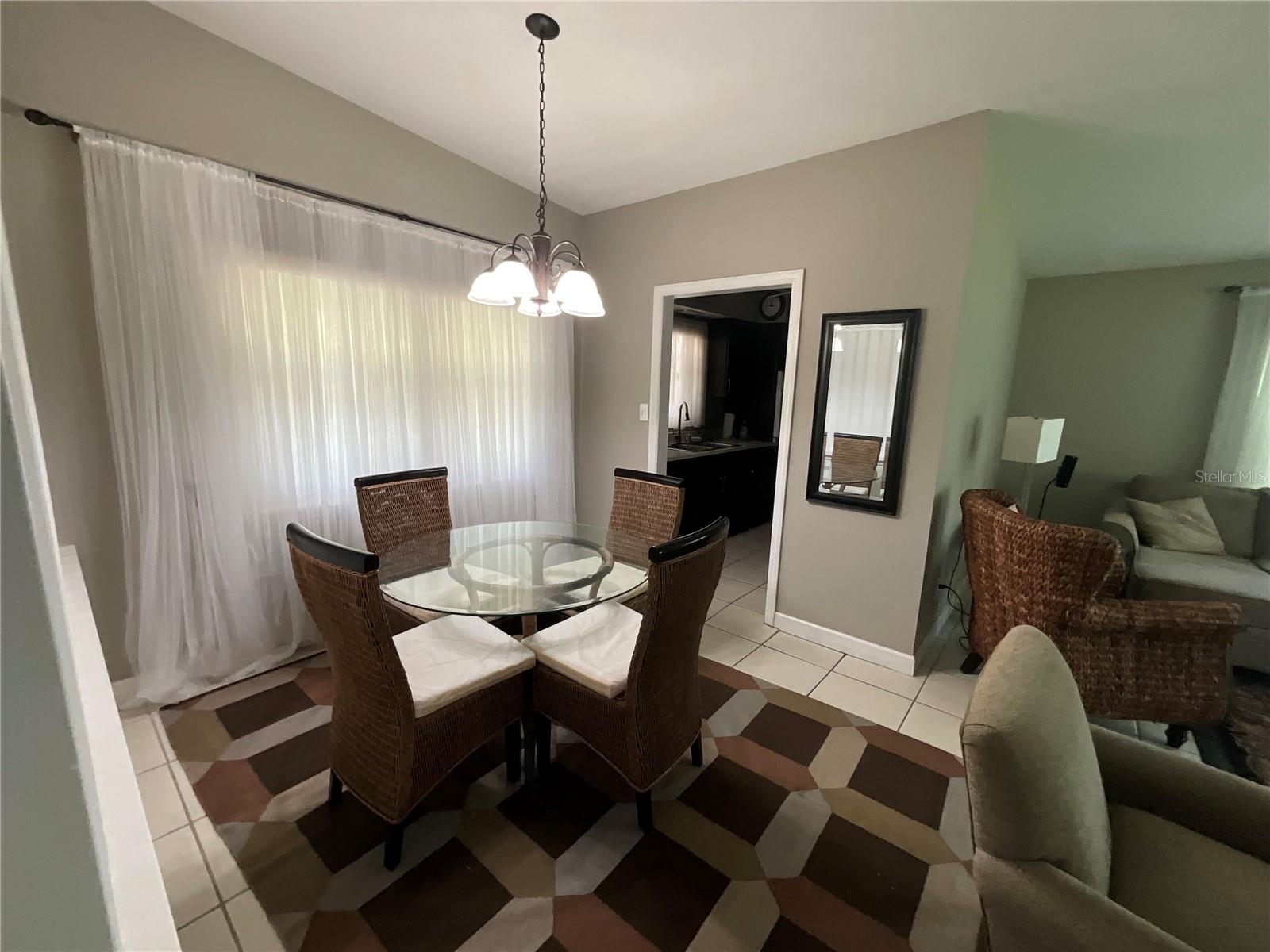 2423 Savoy Dr Property Photo 31