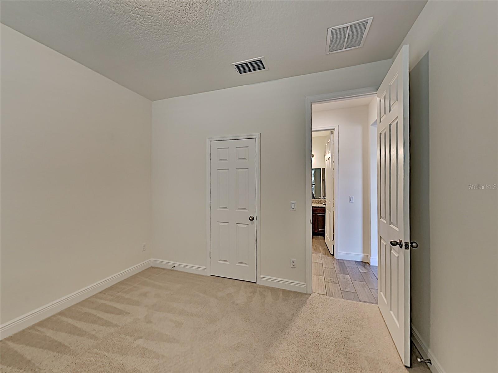 8931 Lookout Pointe Dr Property Photo 17