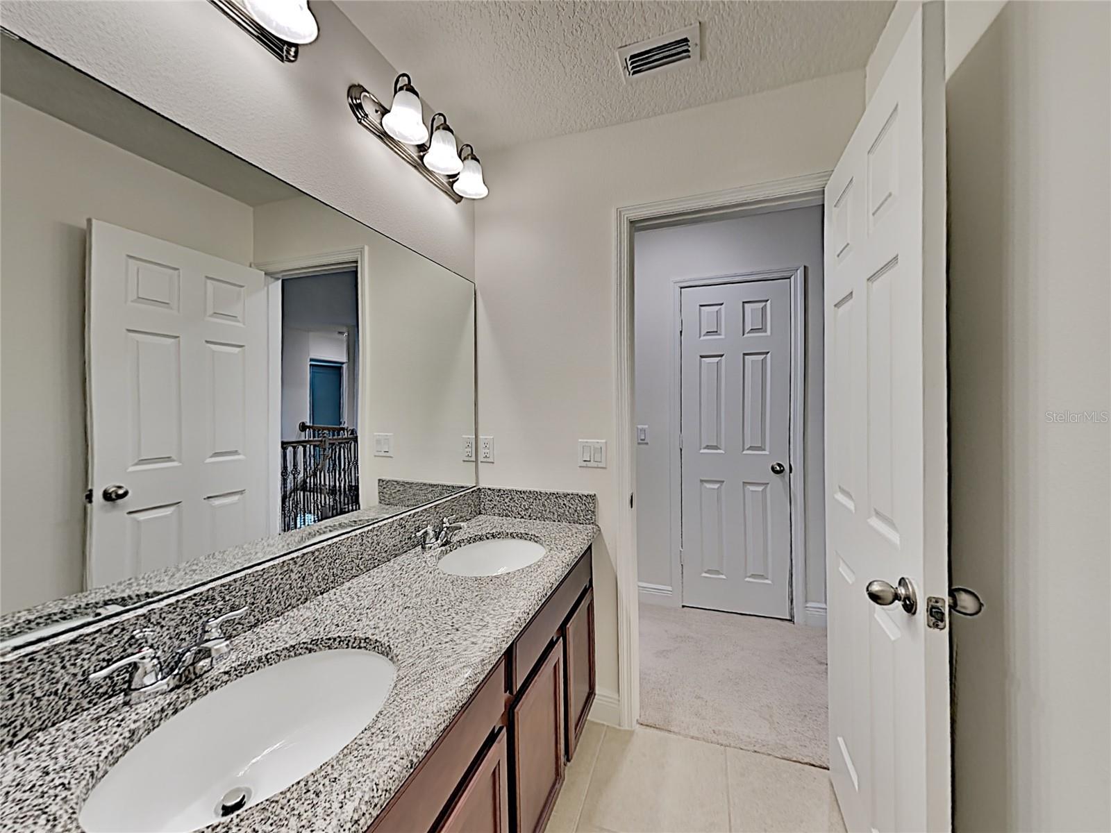 8931 Lookout Pointe Dr Property Photo 22