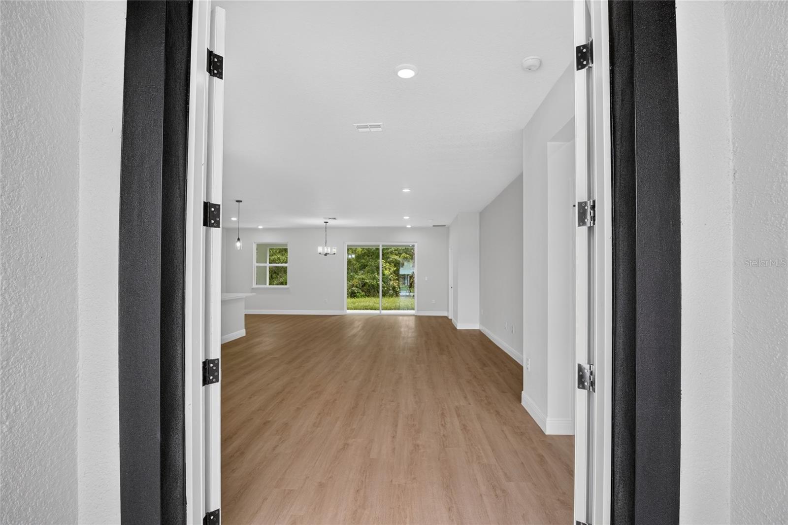54 Douglas St Property Photo 3