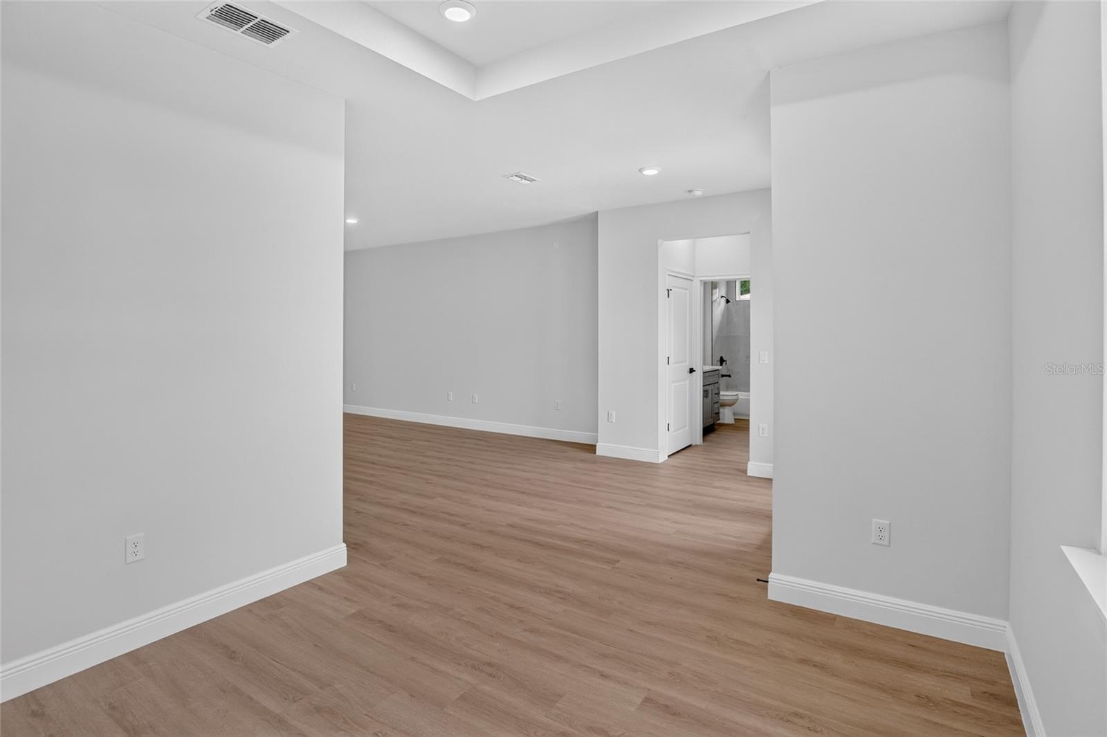 54 Douglas St Property Photo 14