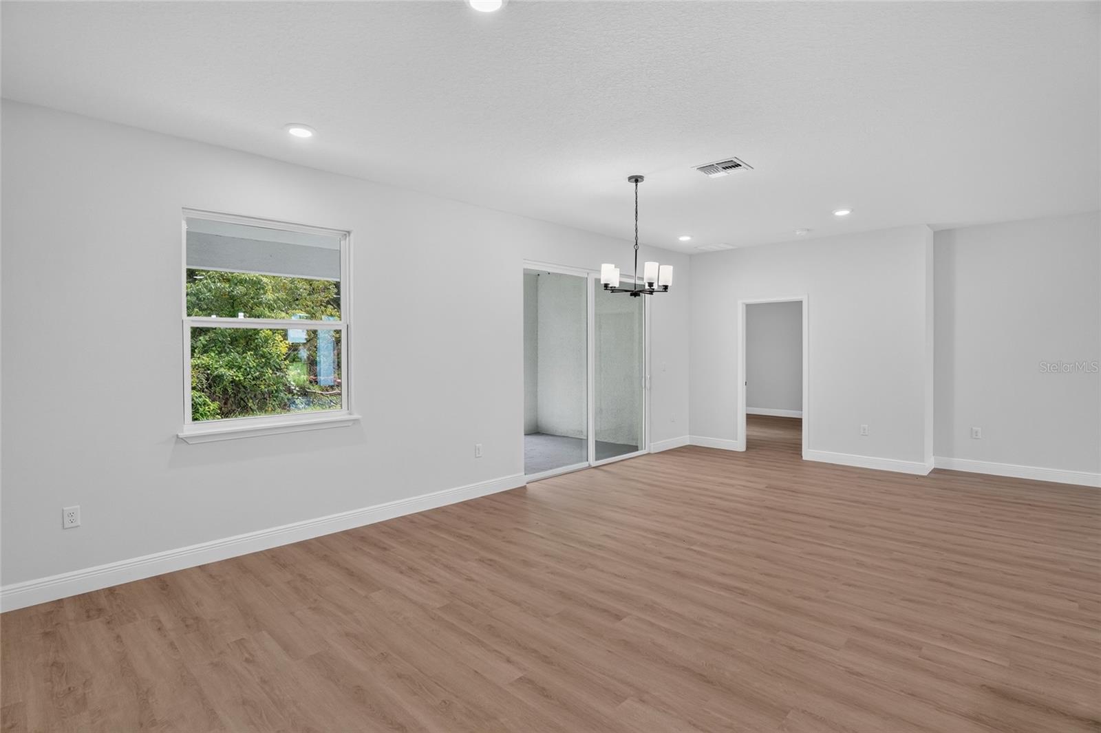 54 Douglas St Property Photo 21