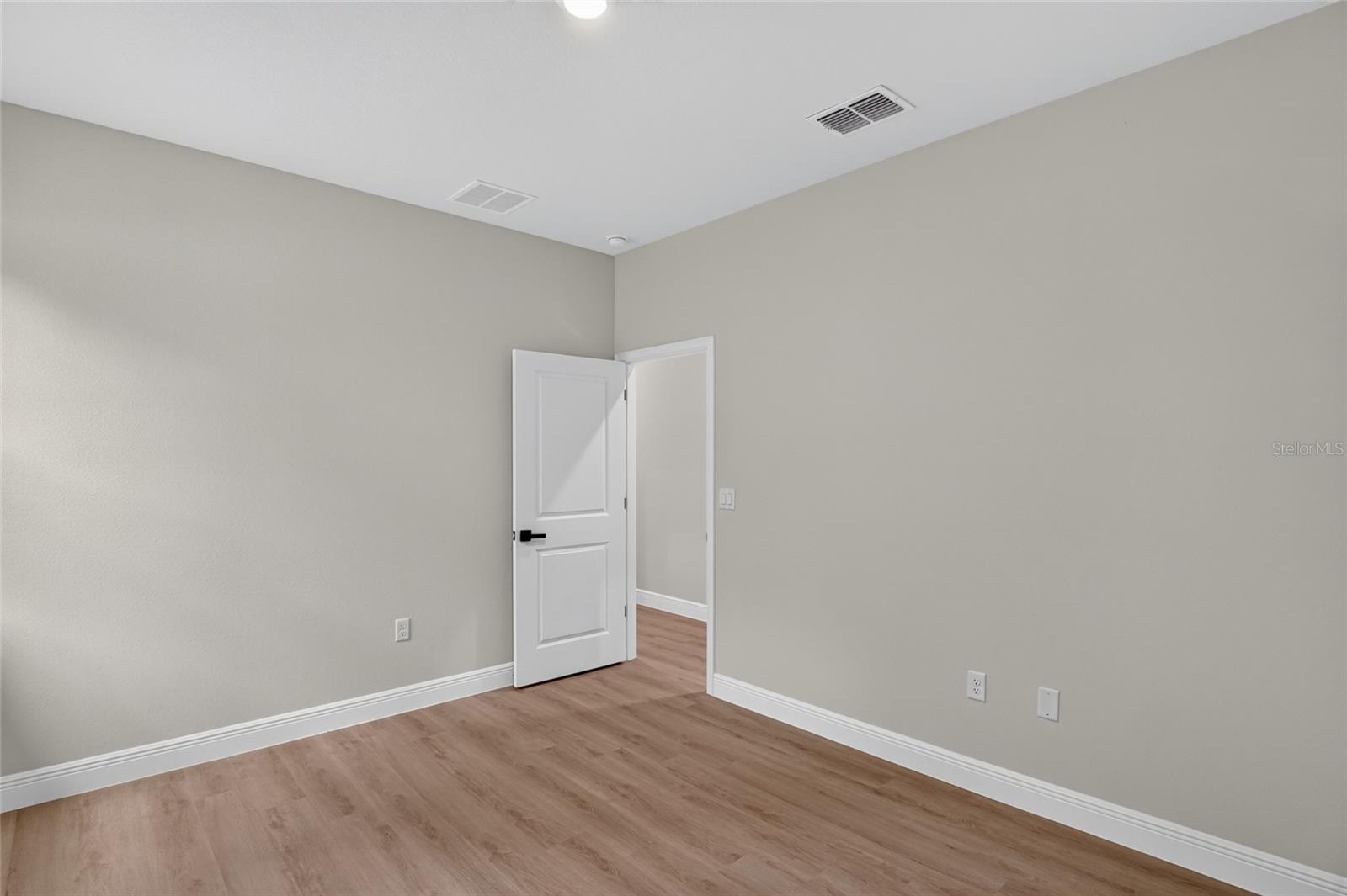 54 Douglas St Property Photo 27