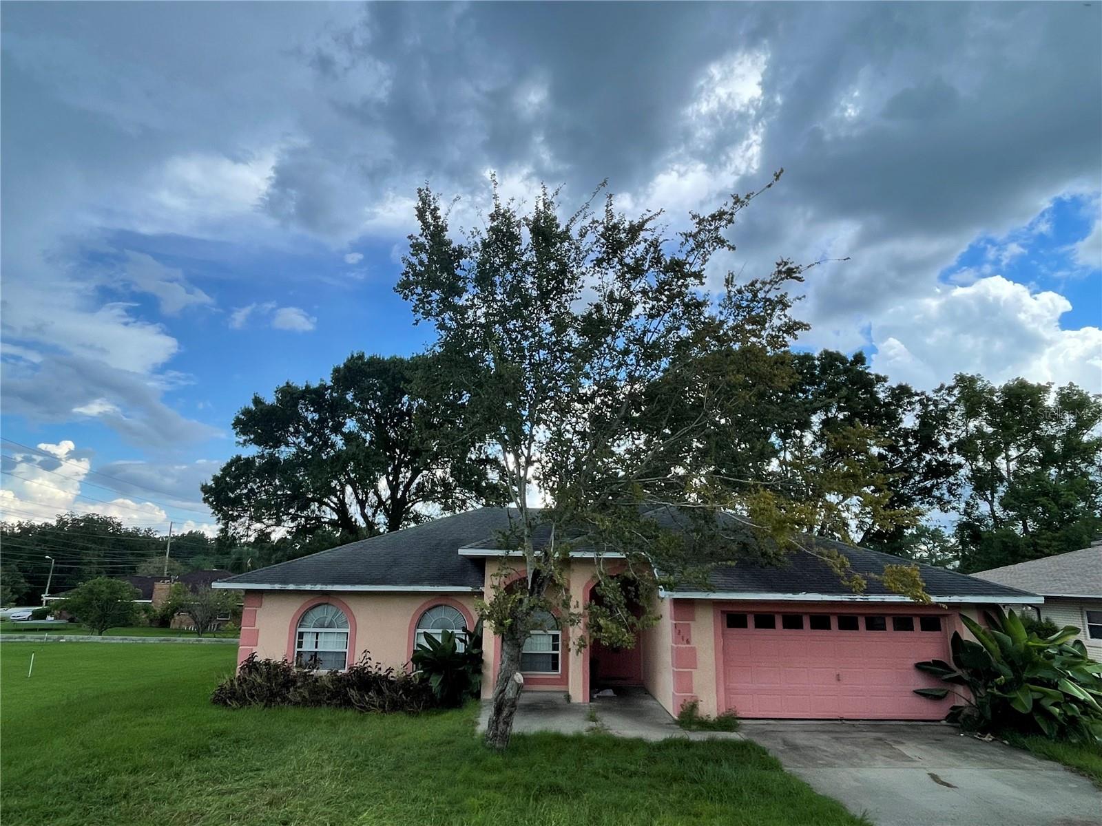 O6427624 Property Photo 1