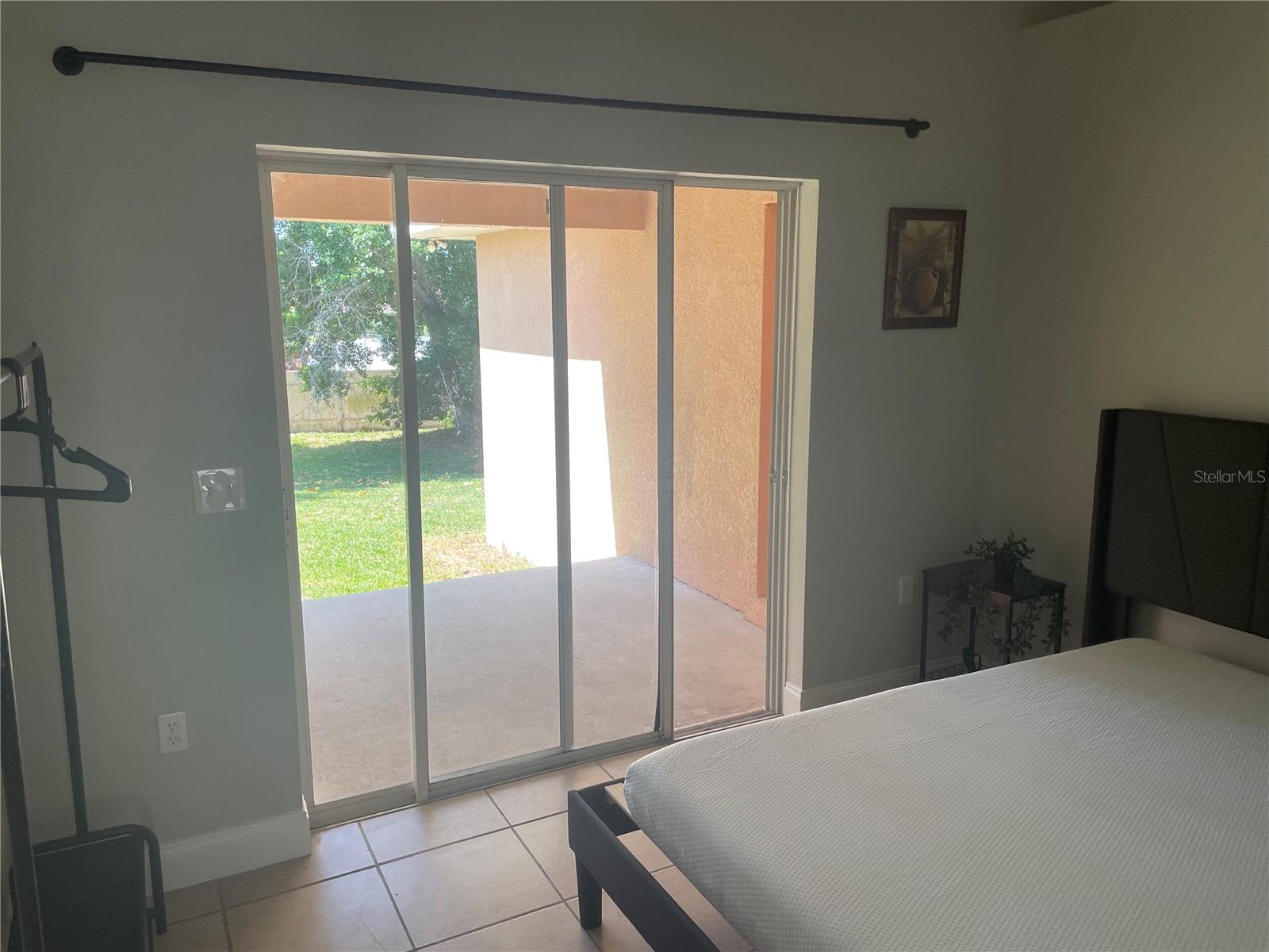 O6427624 Property Photo 2