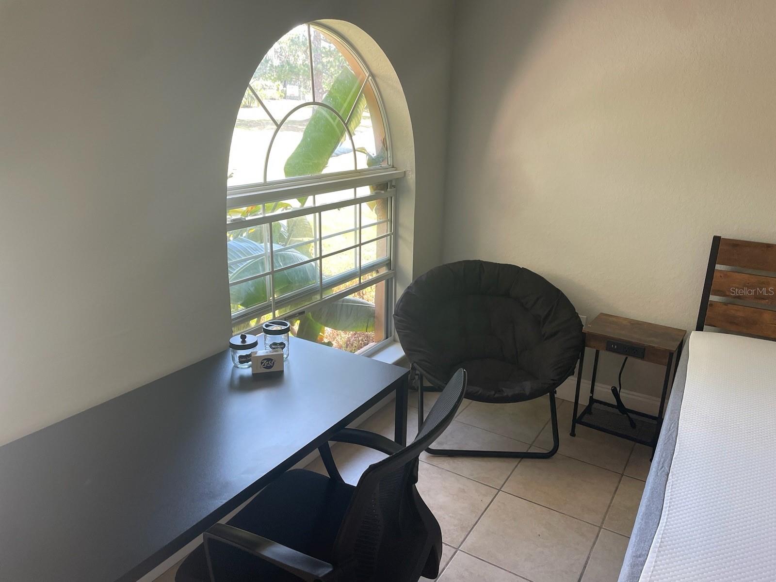 O6427624 Property Photo 6