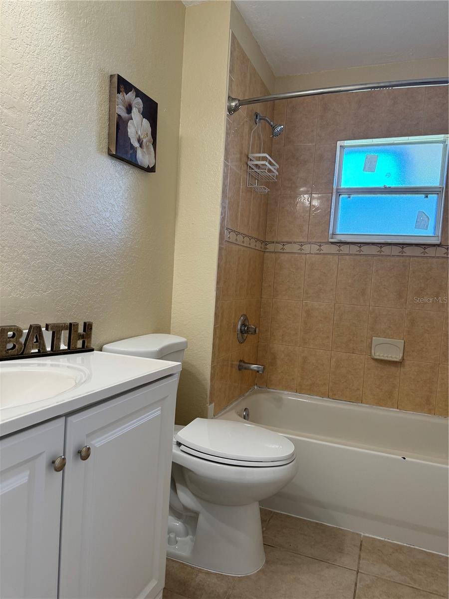 O6427624 Property Photo 9