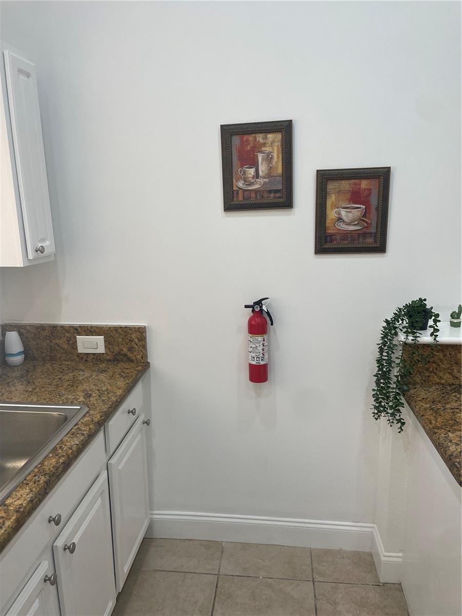 O6427624 Property Photo 10